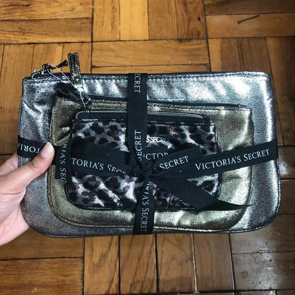 Victoria’s Secret Cosmetic Bag set of 3 - Picture 2 of 11
